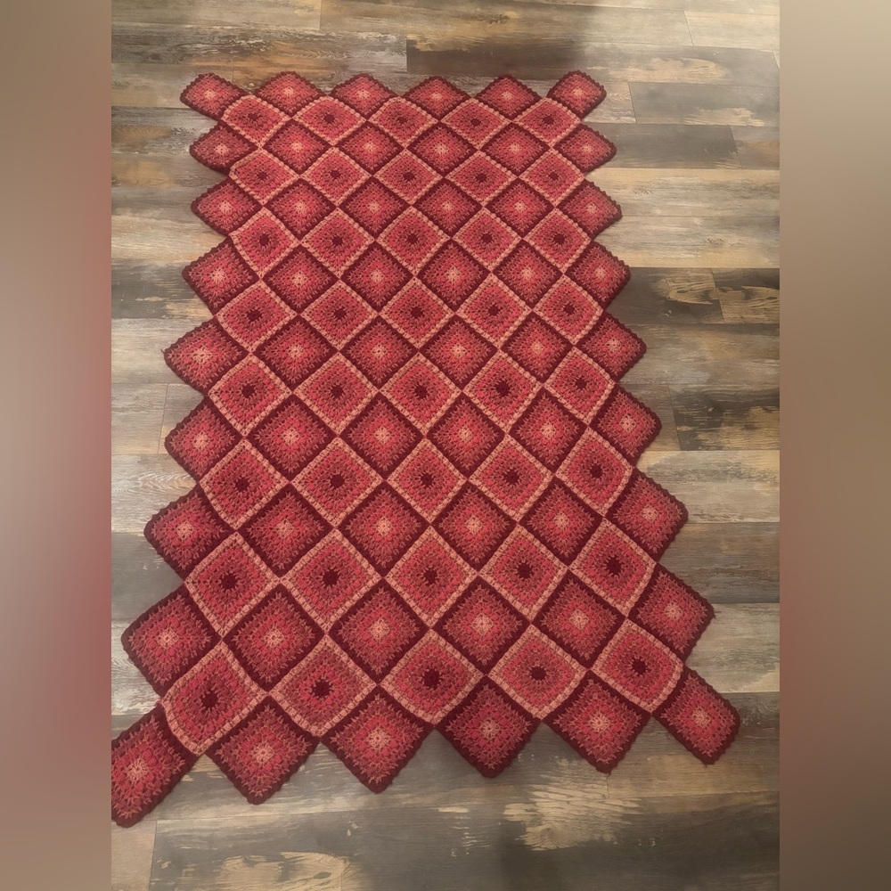 Hand Crocheted Granny Square Afghan Throw Diamond Pattern Scalloped Edge Cottage